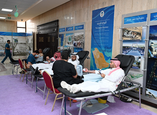 أمانة الشرقية تقيم حملة تطوعية لمنسوبيها للتبرع بالدم بالتعاون مع بنك الدم المركزي